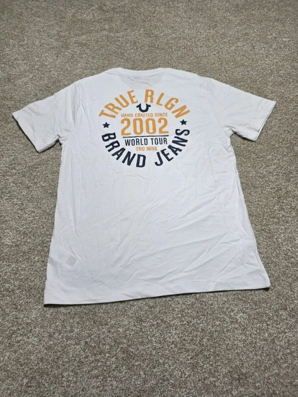 True Religion Men’s 2002 World Tour White & Gold Short Sleeve T Shirt Size Large